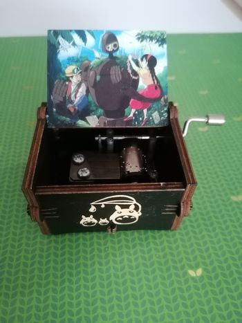 Boite musical le château dans le ciel "robot"