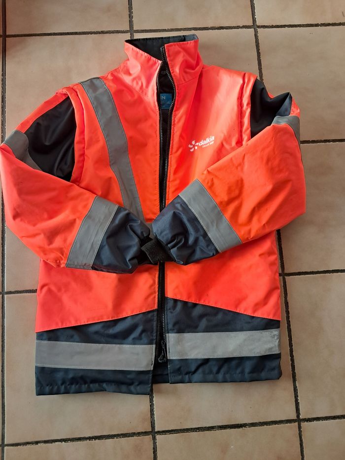 Veste de travail neuve taille S neube sans etiquette. Tient chaud - photo numéro 2