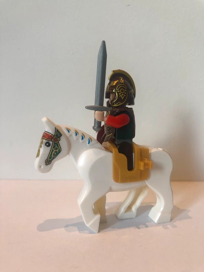 Figurine type lego Théoden Roi du Rohan à cheval. le seigneur des anneaux - photo numéro 3