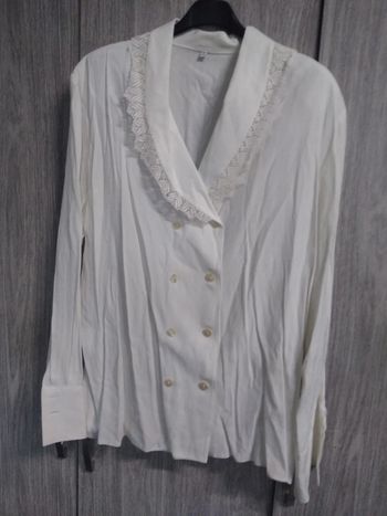 Chemise col brodé avec épaulettes