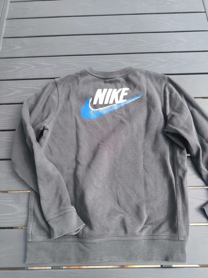Sweat Nike neuf - photo numéro 2