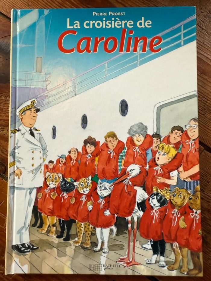 Couverture bleue TBE Livre bd album La croisière de Caroline Hachette