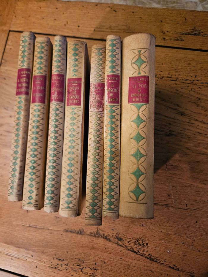7 livres  📚 romans vintage