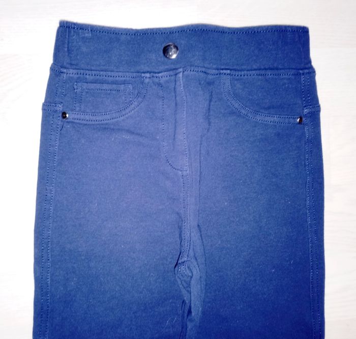 Legging épais bleu marine Boutique Plus
T. 8 ans
NEUF - photo numéro 2
