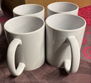 4 mugs 