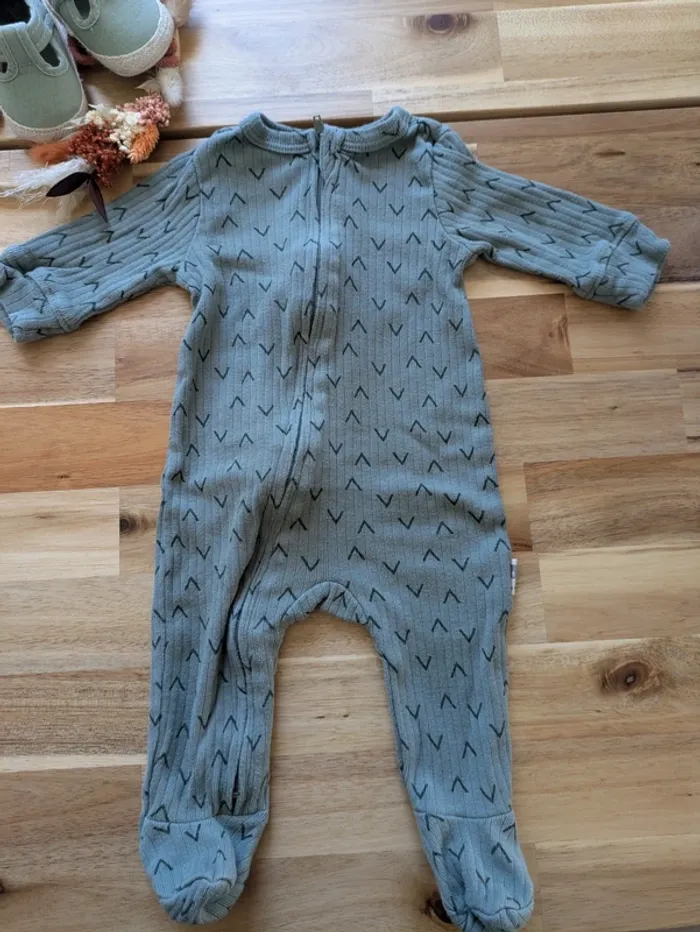Lot 2 pyjamas fin 3 mois - photo numéro 2