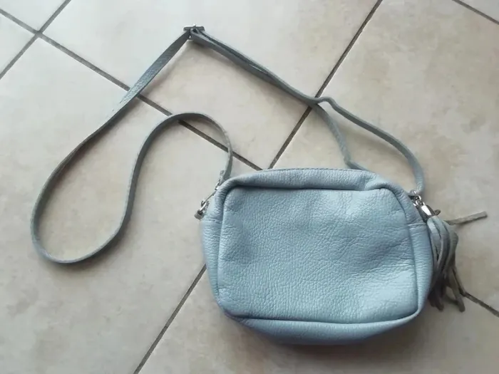 Sac à bandoulière en cuir Bleu. - photo numéro 1