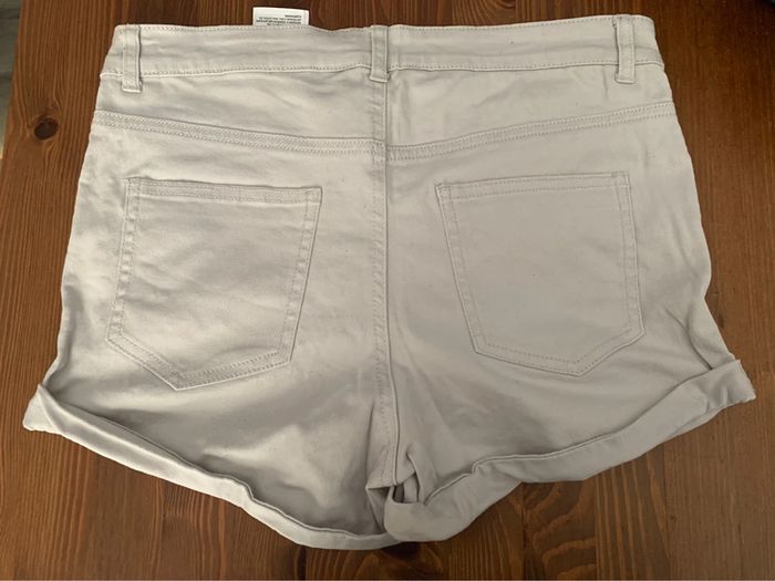 Short H&M 13/14 ans beige - photo numéro 2