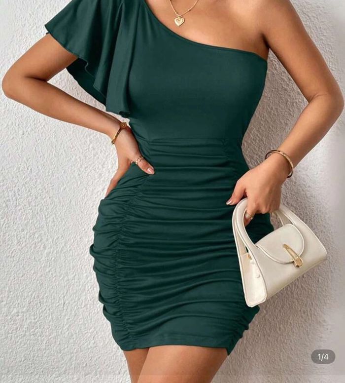 Robe moulante vert sapin – Taille L
