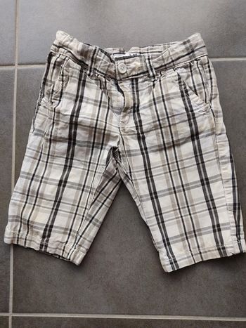 Short rayé blanc et noir 6 ans La halle