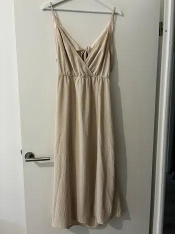 Jolie robe d’été beige femme taille XL
