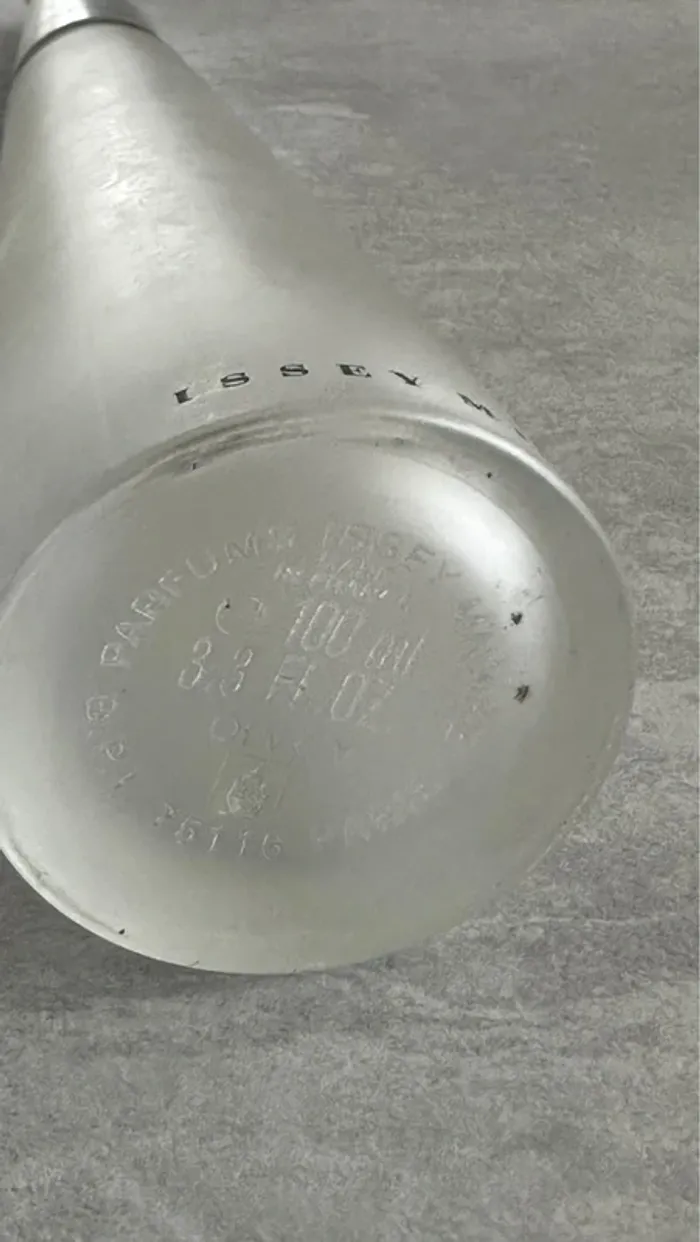 🤩 flacon vide idéal collectionneur🤩 Eau de toilette 100 ml Issey Miyake - photo numéro 3