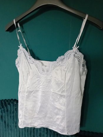 Top lingerie blanc satin et dentelle