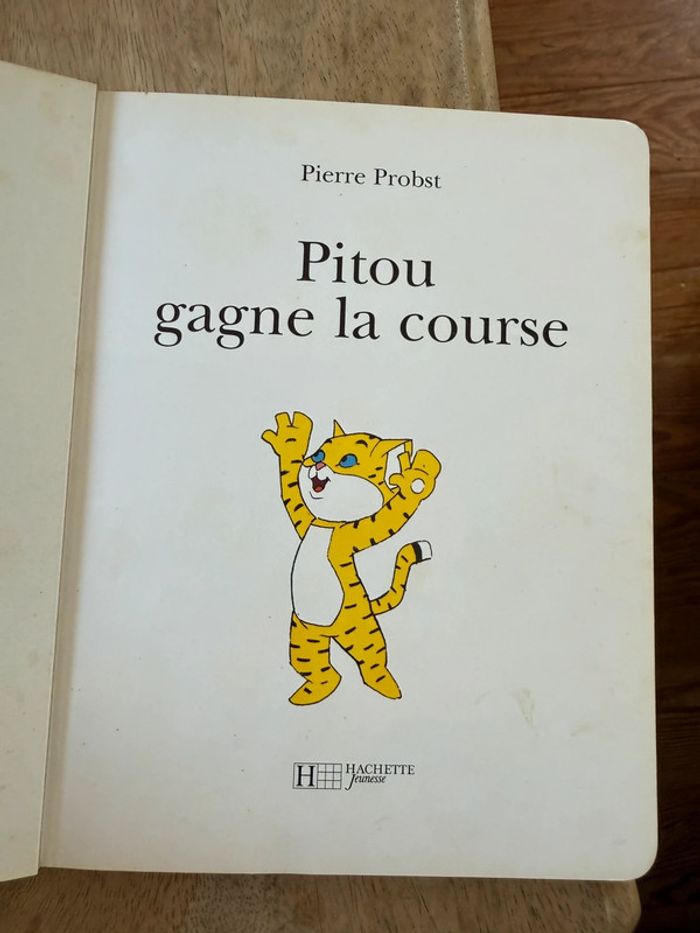 Livre vintage Caroline et ses amis Pitou gagne la course Pierre Probst album cartonné - photo numéro 3
