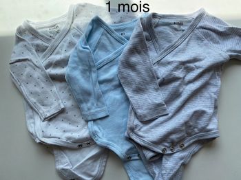 Lot bodies 1 mois