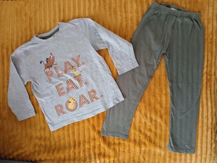 Pyjama fin 2 pièces le roi lion taille 3-4 ans