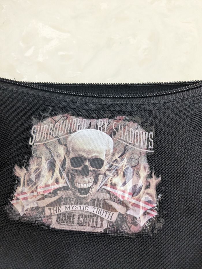 Trousse noire imprimé The Mystic Truth. - photo numéro 4
