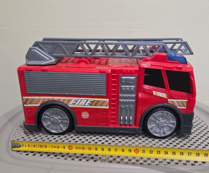 Camion de pompiers - photo numéro 2