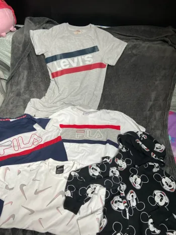 Lot vêtements de marque