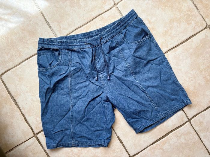 Short fluide - taille 54 - en très bon état - couleur jeans