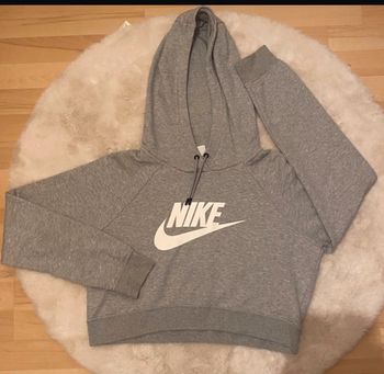Pull crop top de marque Nike Gris