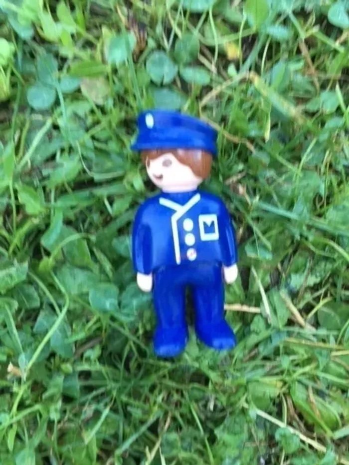 Figurine Playmobil Postier – Très bon état - photo numéro 2