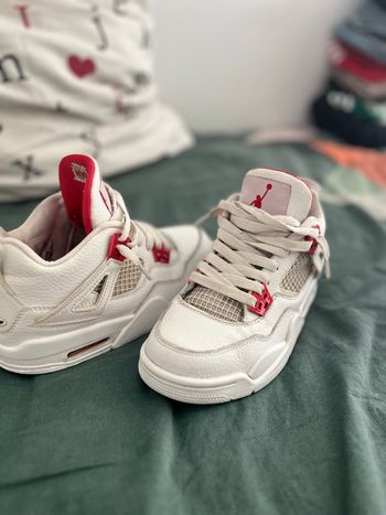 Jordan J 4 