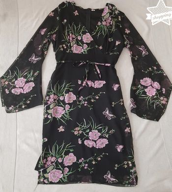 Robe fleurie à manches longues