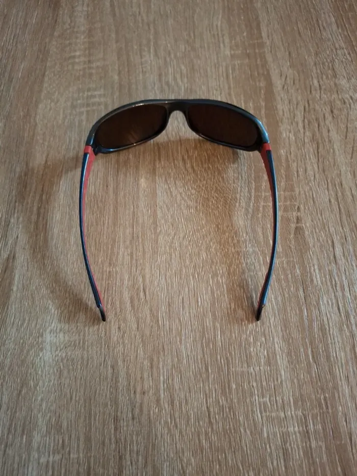 Lunette de soleil - photo numéro 2