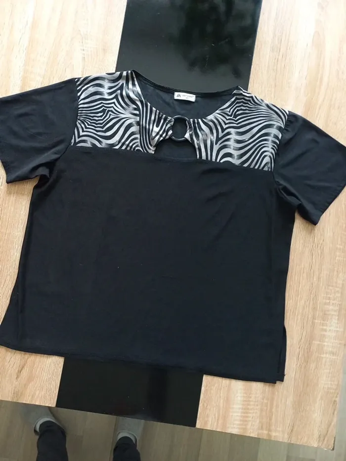 Tee-shirt noir fantaisie T.M/L - photo numéro 4