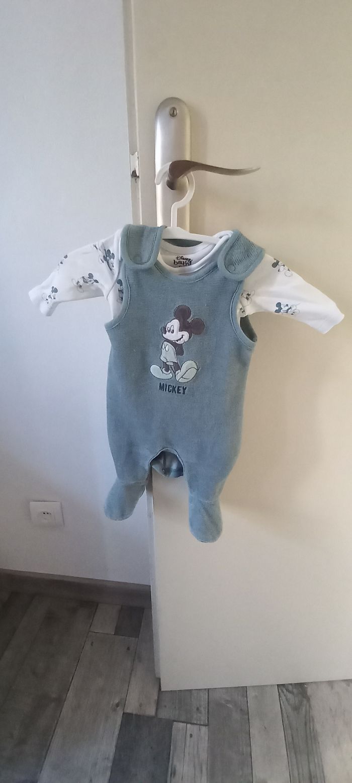 Salopette avec Body Mickey