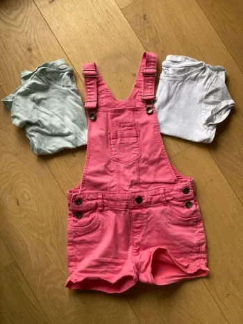 Salopette short + 2 tshirts 7 ans