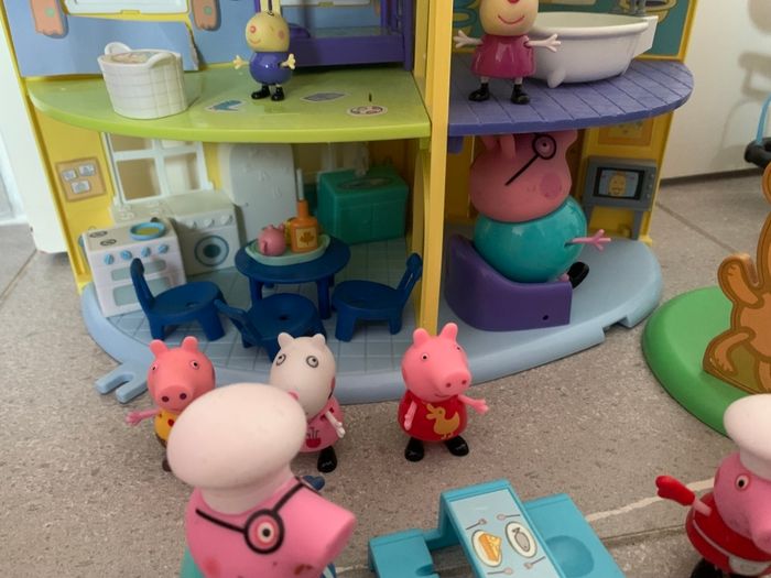 Lot Peppa pig maison parcs et figurines - photo numéro 5