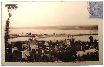 Carte postale ancienne Perros-Guirec (Côtes d' Armor) Vue générale du Linkin et de la Rade