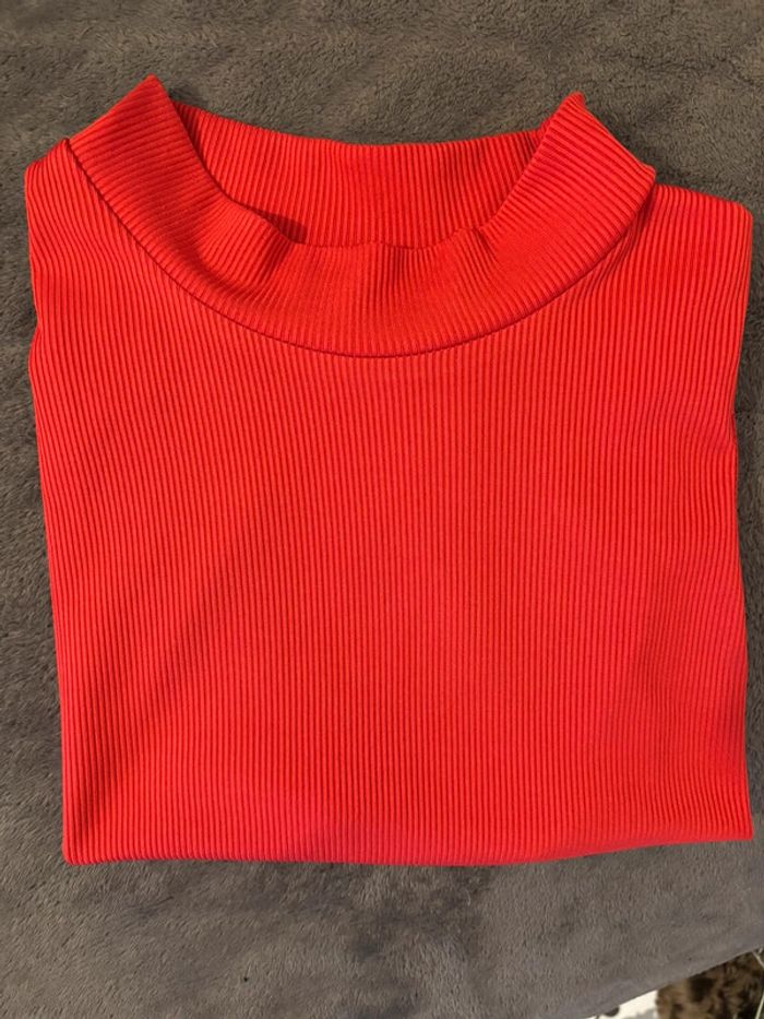 Top rouge - photo numéro 4