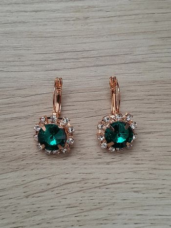Boucles d'oreilles vertes et dorées, avec strass