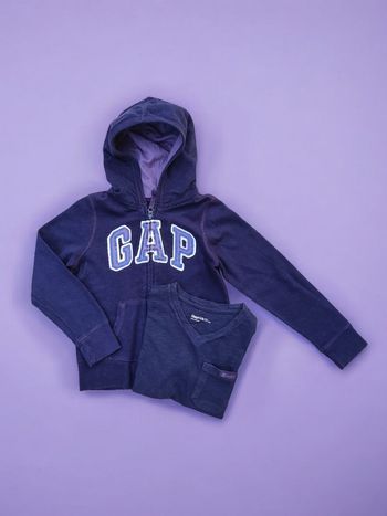 Lot de 2 pièces Gap fille 6/7 ans - veste à capuche et T-shirt - très bon état