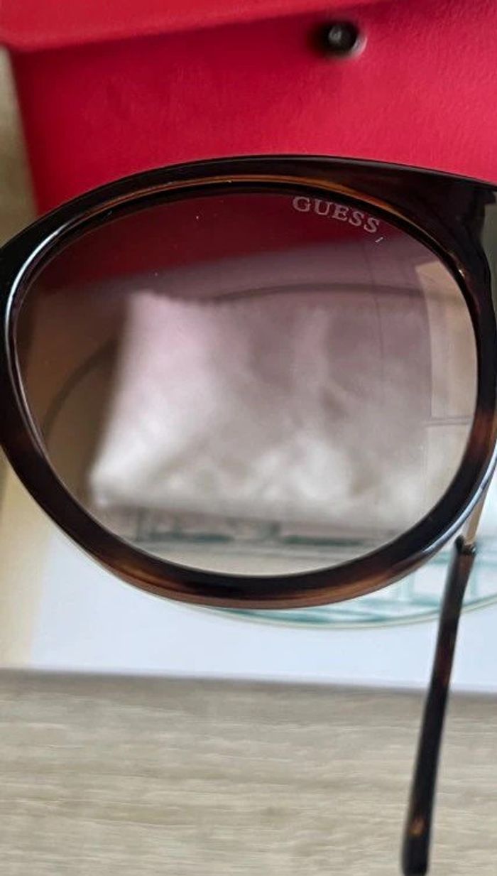 Lunettes de soleil Guess - photo numéro 17