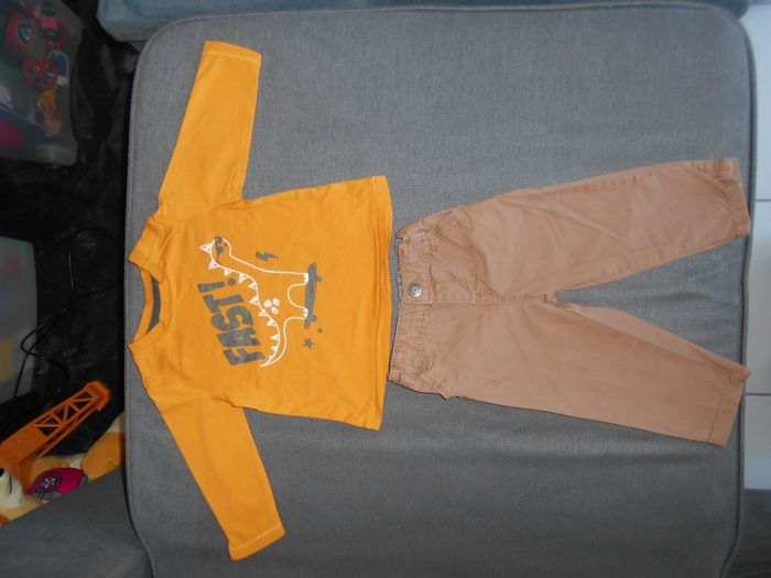 Ensemble, taille: 6 mois à 0,50 EURO