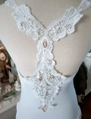Haut forme cache coeur volanté dos broderie coquillages Taille 38/40 Neuf