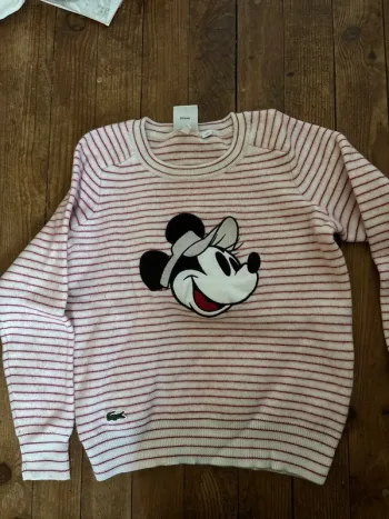 Pull Lacoste x Disney