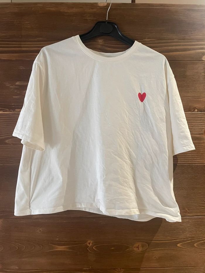 Tee shirt loose crème et cœur rouge promod