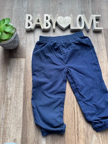 - Pantalon   - 23 mois - Très bon état  