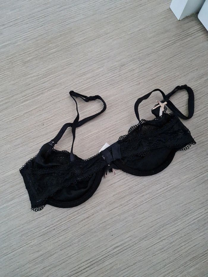 Soutien gorge 90 c très bon etat - photo numéro 4