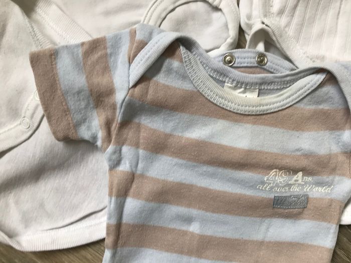 Lot bodies 3 mois - photo numéro 5