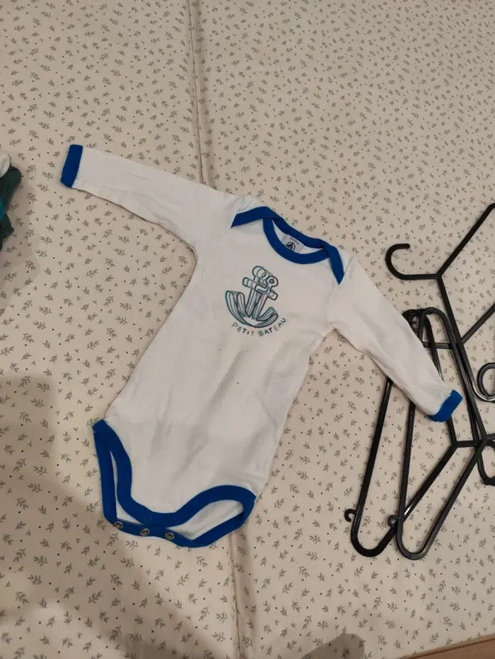 4 bodies manches longues petit bateau 6 mois - photo numéro 10