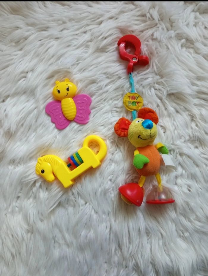 Lot jeux d'éveil