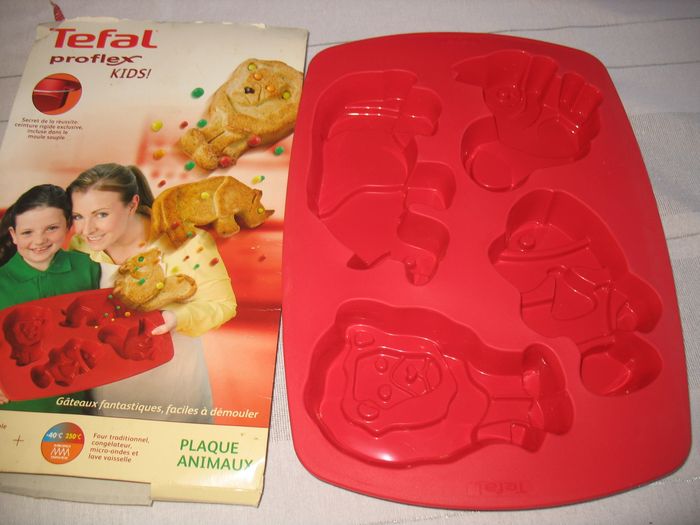 MOULE EN SILICONE - 4 FORMES "TEFAL" - NEUF - n°25 - photo numéro 3