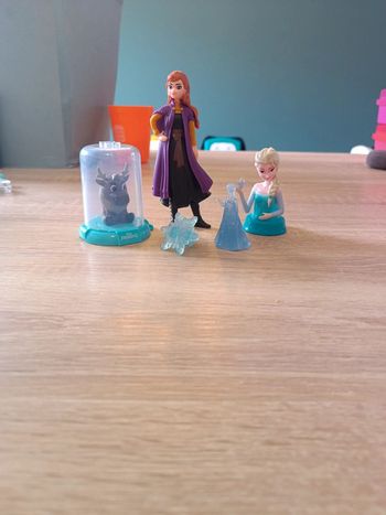 Lot de figurines la reine des neiges