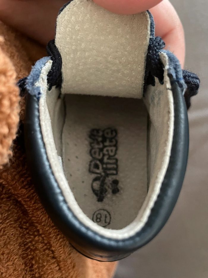 Chaussure bébé taille 18 - photo numéro 2